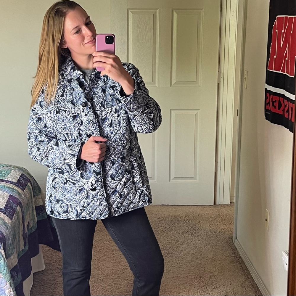 Quilted Jacket in Blue/White Paisley